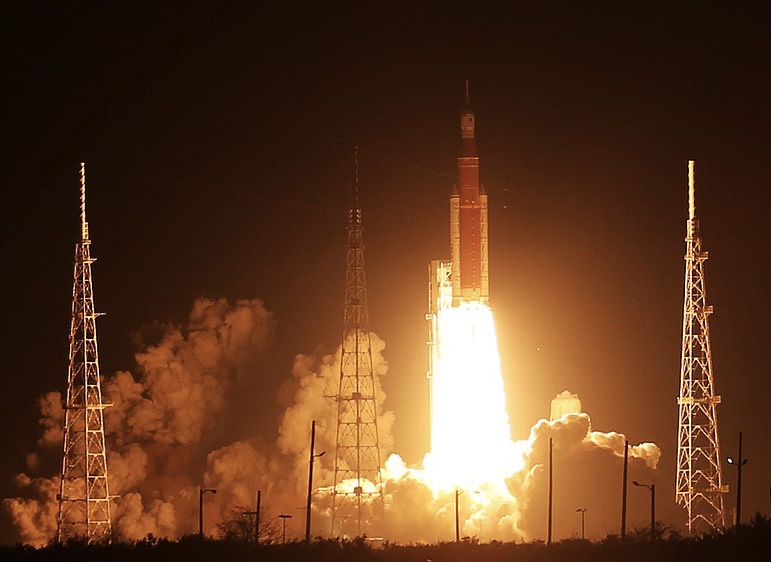 To the Moon,&nbsp;Alice!