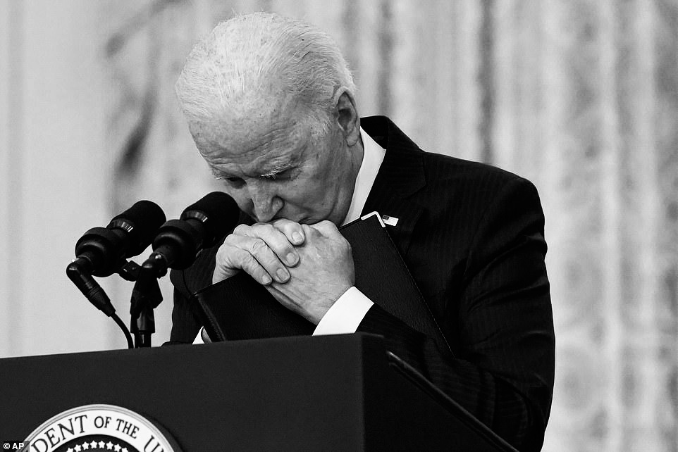 Obama outs Joe Biden