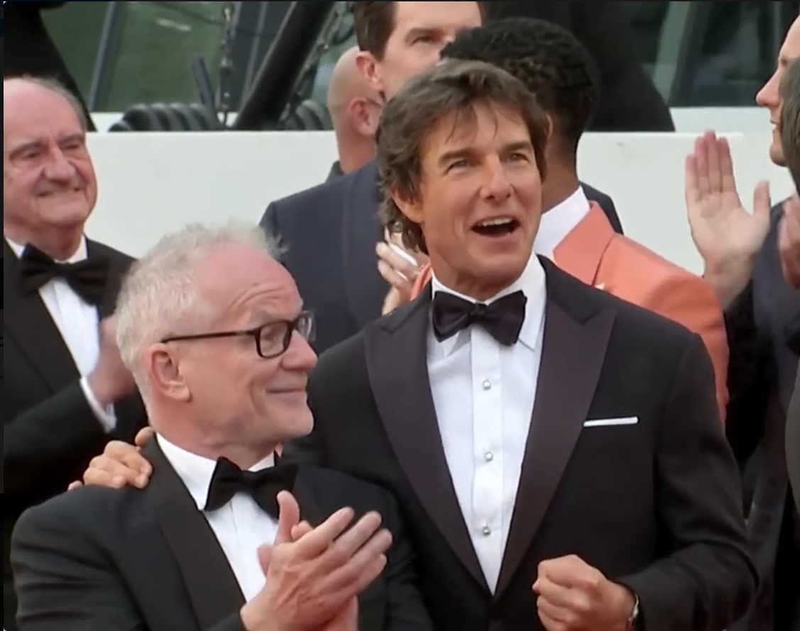 Top Gun flyover for Tom Cruise