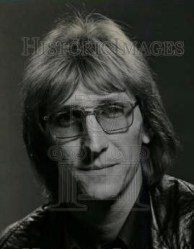 Guy leaves girlfriend for NYC