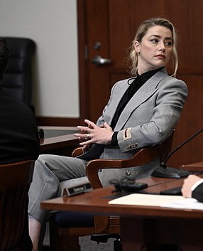 Camille and Johnny in love